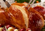Вредно: кожа курицы.
В коже курицы или цыпленка содержится большое количество насыщенных жиров. В каждом грамме насыщенных жиров содержится калорий больше, чем протеина или углеводов, кроме того, жиры повышают уровень холестерина. Еще одно «нельзя» - это темное мясо, в одном кусочке которого жира намного больше, чем в белом мясе.

Можно: грудка курицы или другое белое мясо без кожицы.