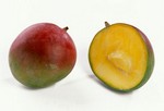 Манго, популярный по всему миру фрукт, можно есть круглый год.
Родом из южной Азии яйцевидный манго может быть зеленого, желтого или красного цвета. Богат на витамины А и С, калий и волокна, манго очень просто есть. Очистить от кожуры, вынуть большую косточку и можно наслаждаться свежим, сладким, тропическим вкусом. Манго продается в свежем, мороженном и сухом виде. Многогранный фрукт можно увидеть как в сладких блюдах, так и острых.